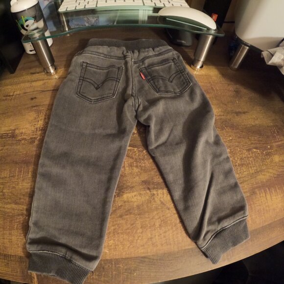 18 mon to 2T clothes - Picture 12 of 14